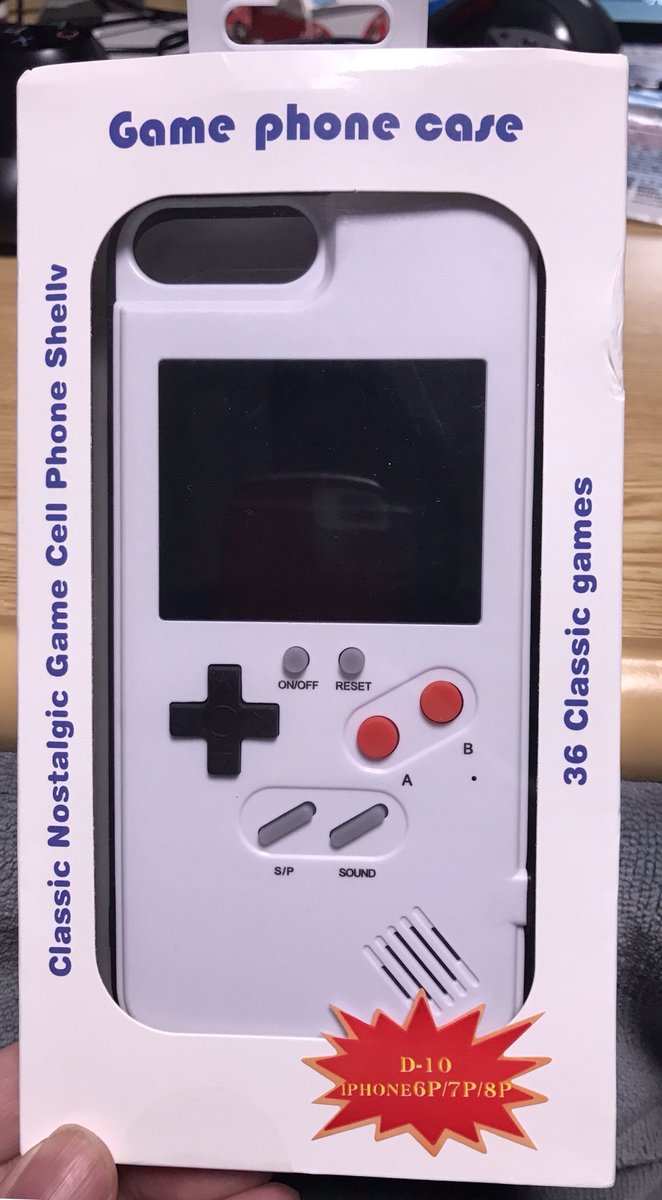 ゆきと No Twitter 新しいiphoneケース届いた 去年2月に買ったのはモノクロで テトリス系のゲームができるやつだけど 今回のはカラー 液晶で8bitゲームができるぞ