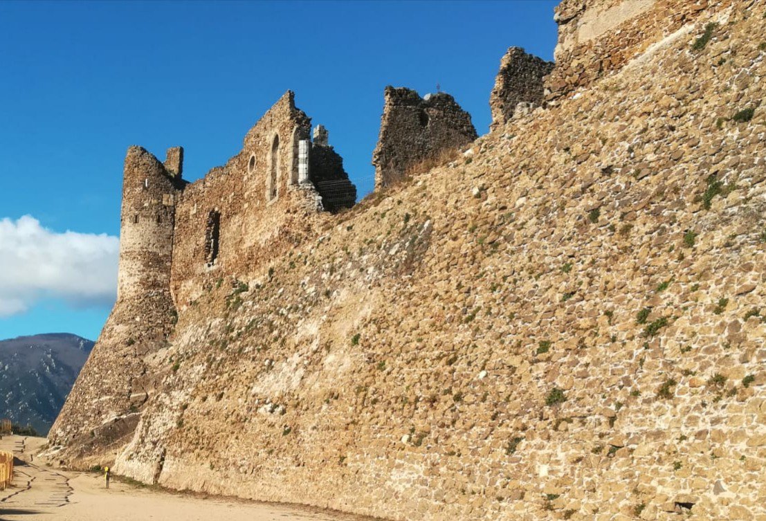 dia magnífic per visitar 🏰 #Montsoriu "el millor castell gòtic de Catalunya"  👨‍👩‍👦‍👦 
➡️montsoriu.cat
<a href="/catexperience/">Catalunya Experience</a>  <a href="/mhistoriacat/">Museu d'Història</a> <a href="/montseny/">Parc Natural i Reserva de la Biosfera del Montseny</a> <a href="/Gironanoticies/">Diari Girona Notícies</a> <a href="/patrimonigencat/">Patrimoni cultural</a> <a href="/menutsGirona/">menutsGIRONA</a>  <a href="/TSelvatana/">Tribuna Selvatana</a>   @gironarural <a href="/descobrircat/">Descobrir.cat</a> <a href="/arbucies/">Ajuntament Arbúcies</a>