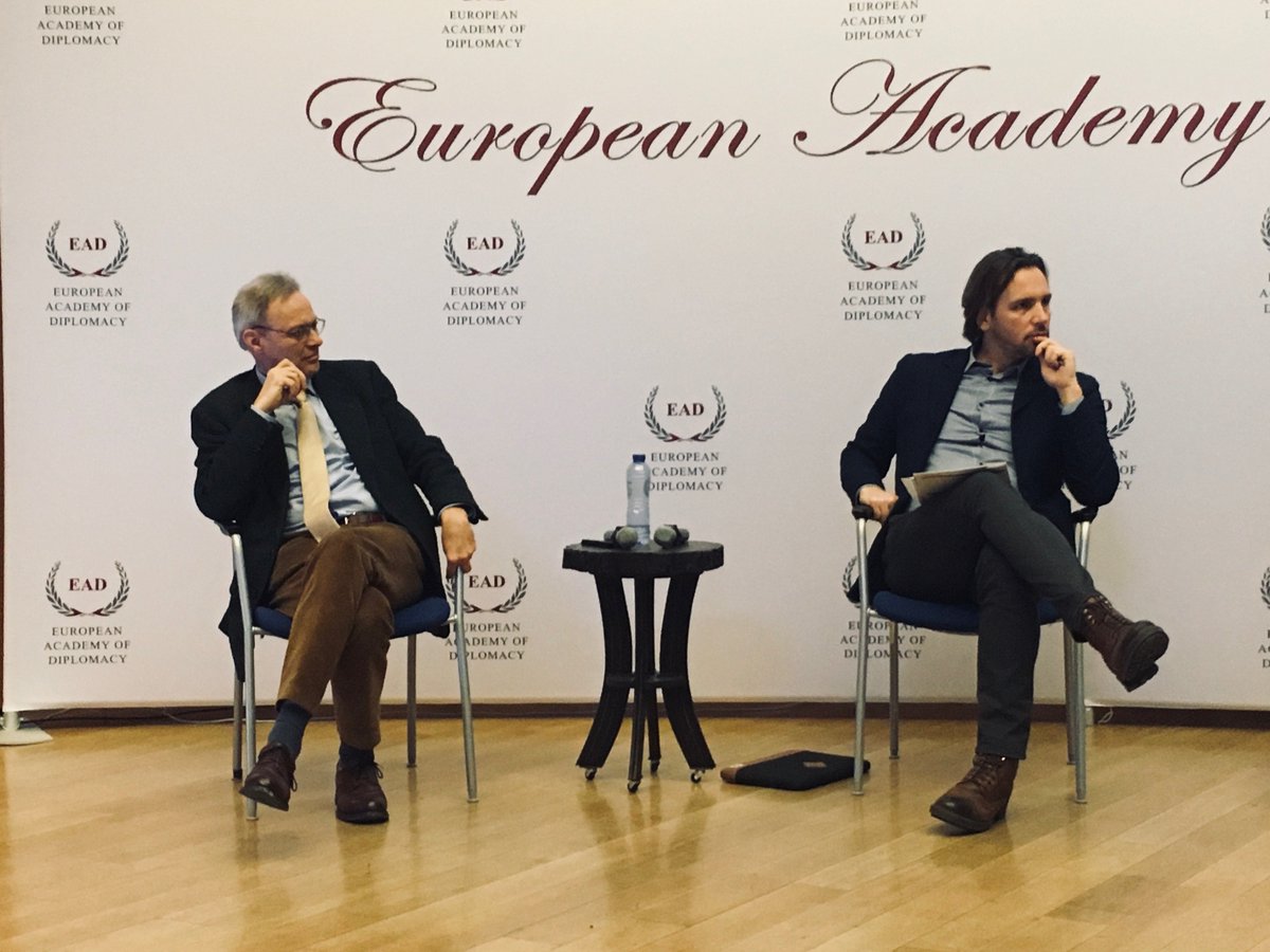 insscide_eu's tweet photo. #Solutions: Reiner Muenz argues for education: to carefully distinguish different types of migration - for humanitarian, economic, or other reasons. Christos Iliadis agrees: 'understand the complexity of the phenomena - and the diverse solutions' for them.
#InsSciDEOpenConf https://t.co/yIuDthaMNe