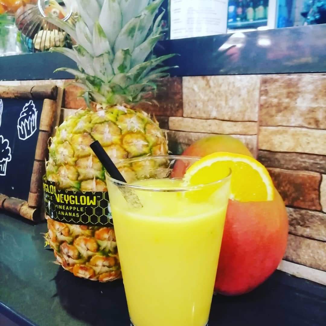 MundoArepa's tweet photo. Nuestro smoothie tropical con mucha Vitamina C es ideal en invierno para prevenir resfriados! https://t.co/T2xwXY0Rmg