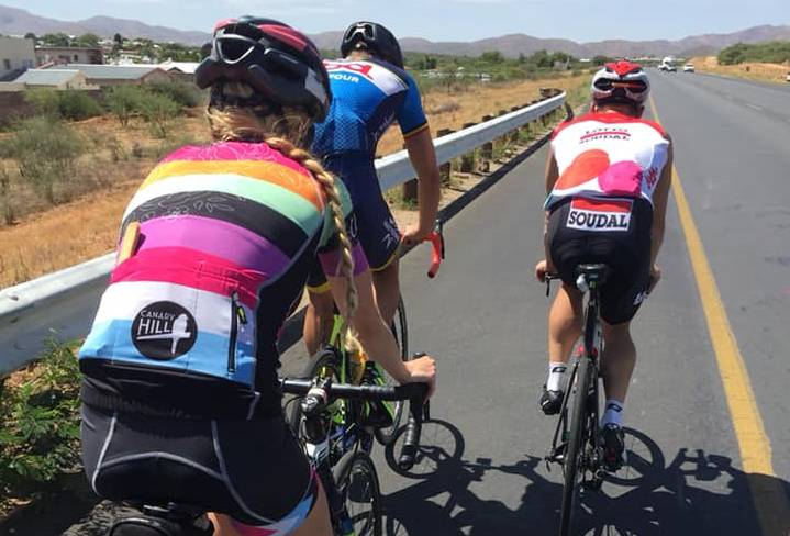 Is Namibië het nieuwe Lanzarote? Check it out in onze #FVDW #FotoVanDeWeek <a href="/VCampenaerts/">Victor Campenaerts</a> <a href="/Ines_VanTroyen/">Ines Van Troyen</a> <a href="/Peter_Denteneer/">Peter Denteneer</a> <a href="/SVandeVel/">Sara Van de Vel</a> 3athlon.be/2019/01/19/is-…