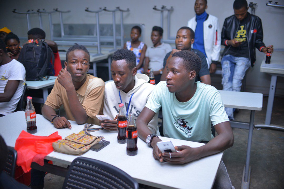 melvyndeejay's tweet photo. The 🌎 needs your 🗣
Proud Sponsor @CocaColaAfrica
#RefreshTheFeed 

#KadankeExperience | Auditions 
Cc.@africellUG | @centurybottling https://t.co/F1YGcB2KFJ