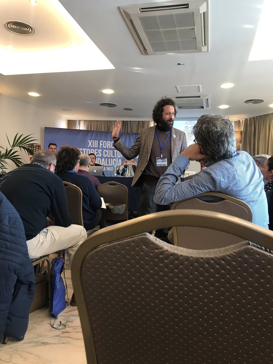 encarnalago's tweet photo. @Corresponsables #redponsable #buenaspracticas @GECA_andalucia que placer escuchar a kiko Aguilera y con experiencia tan bien presentada. #foroGECA #creacioncolectiva #alianzas https://t.co/77rP0vxhPm