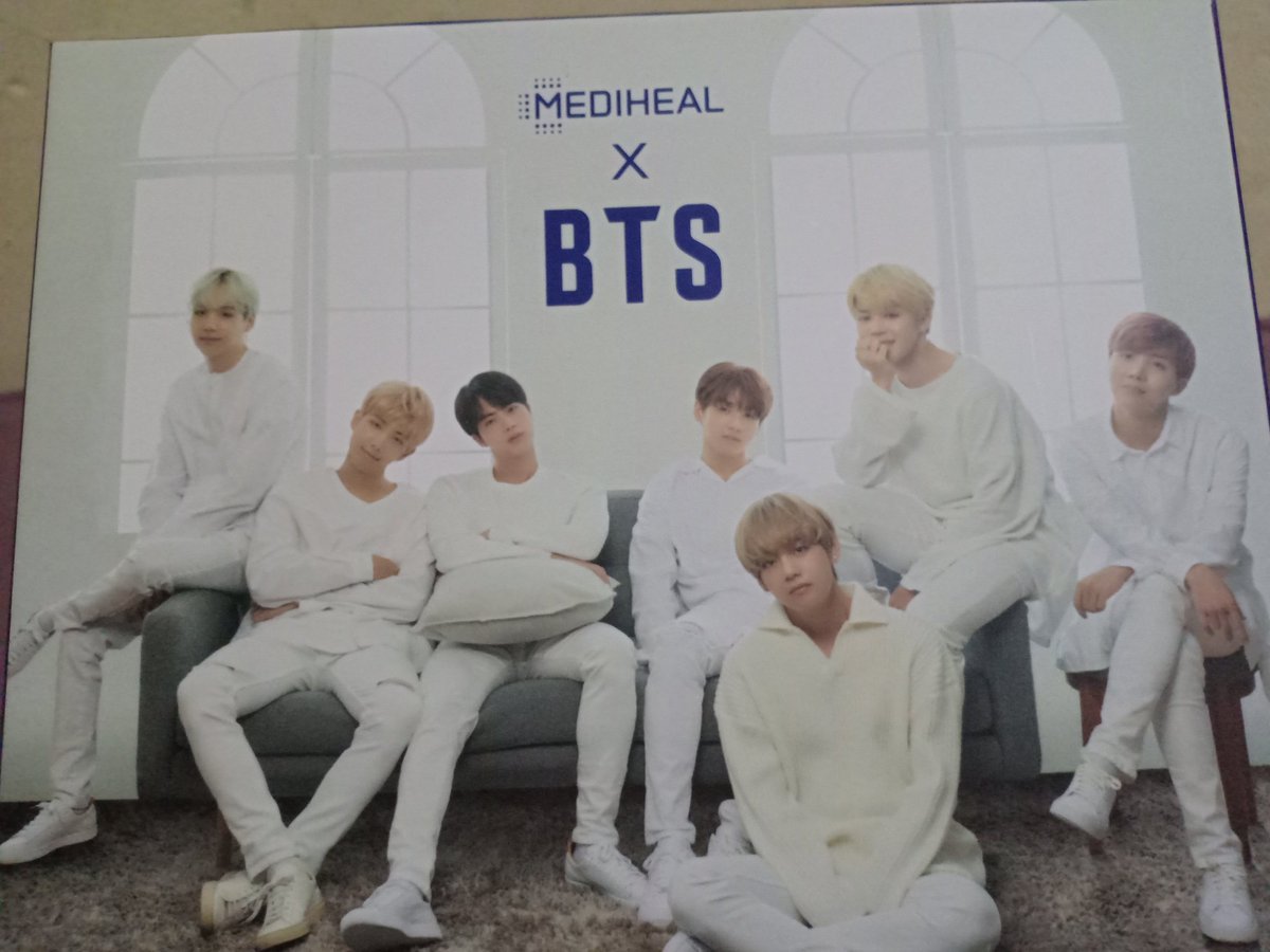 devyae's tweet photo. Special for u~
💜MEDIHEAL X BTS💜
- Teatree care solution essential mask (5)
- N.M.F aquaring ampoule mask (5)
- Photocard BTS (14) 
Only 260k!! For serious buyers please dm me thank you💜
#BTS 
#BTSLoveYourselfSG 
#BTSinSG 
#medihealxbts https://t.co/XBpjT4ZnqR