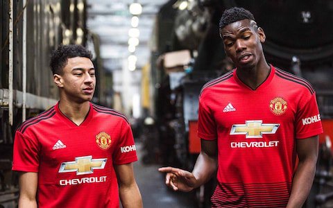 F4UR_'s tweet image. 2) Manchester United x Adidas - £75million 

Manchester United kit deal agreed in 2014 was at the time the highest in history. The deal with Adidas is worth £750million, £75 million a year for 10 years. No contract extensions have been announced as yet. #kitmanager