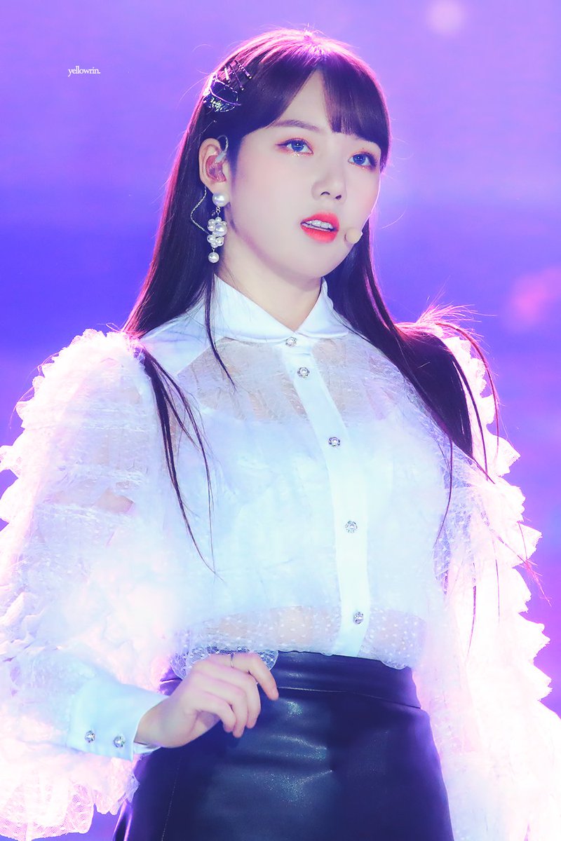 denever29's tweet photo. 190115 Gfriend Yerin at Seoul Music Award 2019

#예린 #barbie_Rin
#여자친구_해야 #GFRIEND 
#Time4GFRIEND 
#4EVERwithGFRIEND 
#Time_For_Us #sunrise https://t.co/nrjQgRQMME