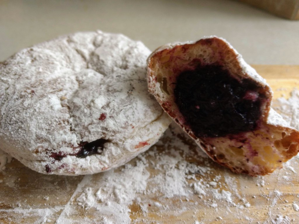 BlackFlyGrubHub's tweet photo. How about a blueberry ginger jambuster? Trust me you will not be able to stop at one.
#donuts #doughnut #donut #dessert #donutlife #donutlovers #donutporn #donuttime #jambuster #jellyfilled #ginger #blueberry https://t.co/BaEizB1moX