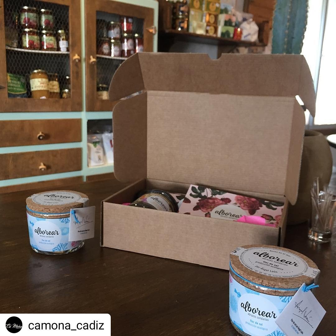 Nuestro punto de venta favorito en Trebujena y con gran responsabilidad social empresarial es <a href="/camona_cadiz/">Ca'Moña Cadiz</a> si te encuentras cerquita de ellos no dudes en visitarlos 👌#FelizSabado #Cadiz
