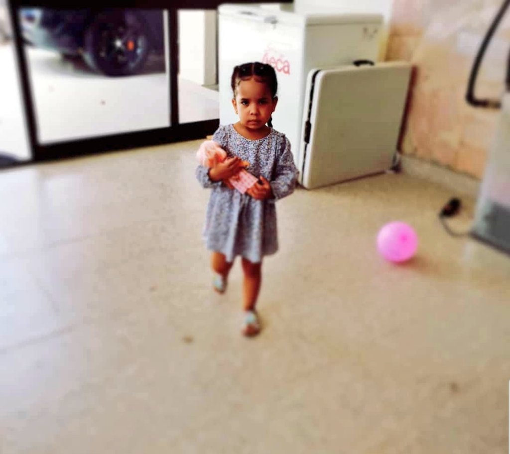 LeilaMendes_'s tweet photo. 17 kg de pura fofura a desfilar na vossa página principal 😍♥️ #BestThingINeverHad #oneandonly #ManQuem #QueenVi https://t.co/ob0ihuiqYg