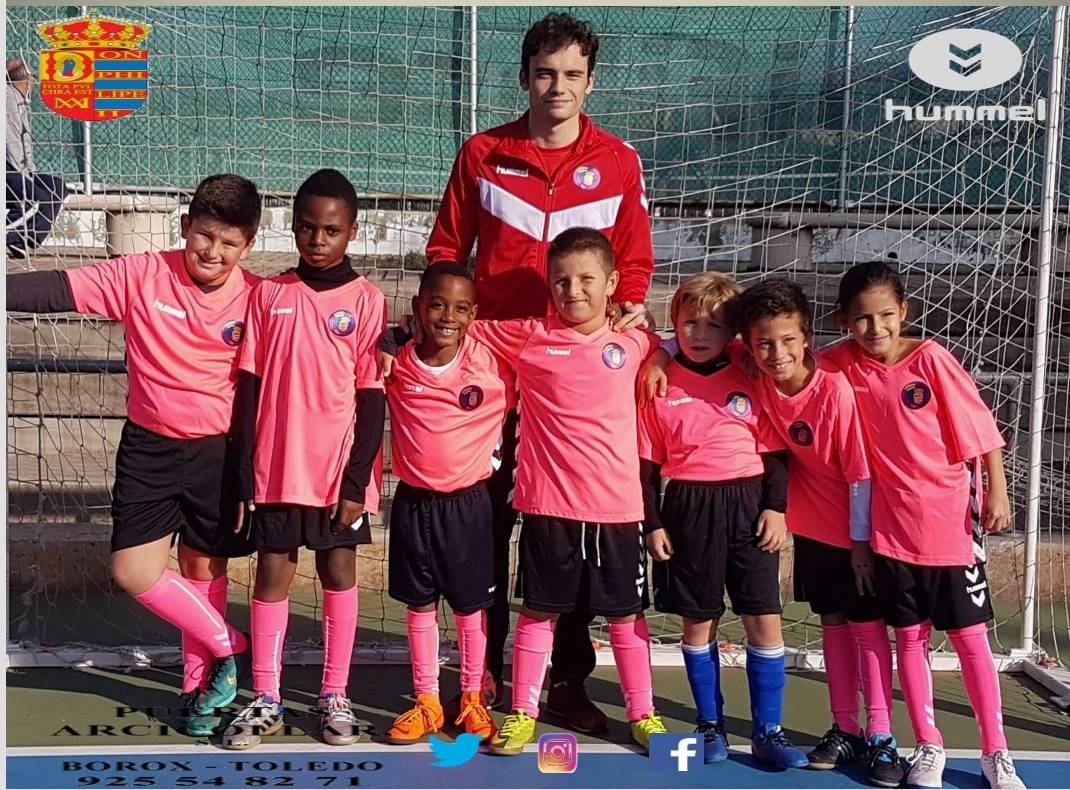 MostolesFutsal's tweet photo. El Benjamin E de Alex cae 2-4 ante Colegio Benito Pérez Galdós en un partido disputado por ambos equipos... toca seguir trabajando chicos 
#123futsal 
#GoMostoles 
#disfrutadelfutbolsala https://t.co/bvBwDmHoYN