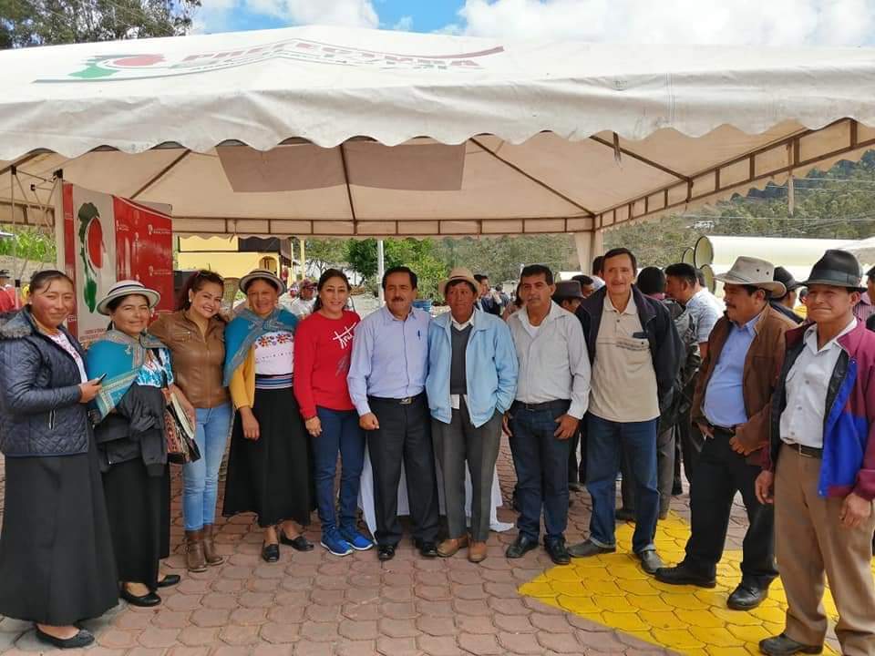 VinicioColomaR's tweet photo. Se realizó la socialización y posterior entrega de materiales, para la construcción por administración directa de 23 nuevos #SistemasDeRiego en diferentes sectores de la provincia, Área beneficiada 416 has. #Productividad es progreso y desarrollo. #TiempoDeConstruir https://t.co/zxqtqvqyRI