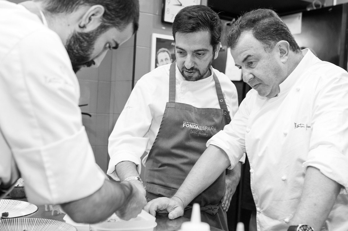 Aprender del mejor nos hace cada día mejores. <a href="/Berasategui/">Martín Berasategui</a> <a href="/Germanespinosa7/">German Espinosa</a> #FondaEspaña #gastronomía #restaurantes