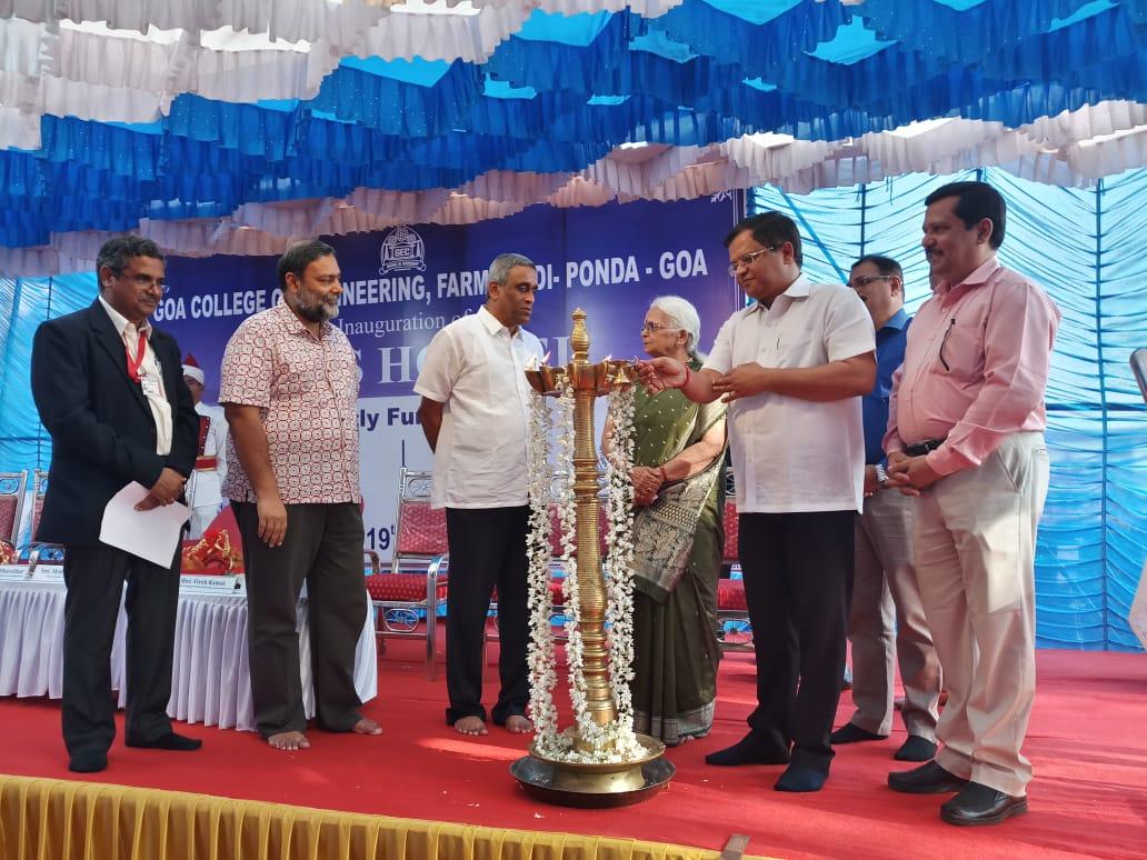 NSawaikar's tweet photo. Was part of Hostel inauguration function BY #GoaGovernor #SmtMrudulaSinha ji, Minister #SudinDhawalikar & Ors. at #GoaEngineeringCollege. Dwelt to n initiatives by PM @narendramodi Govt in field of Education. @manoharparrikar @PrakashJavdekar @BJP4Goa https://t.co/cEZpeZcBzL