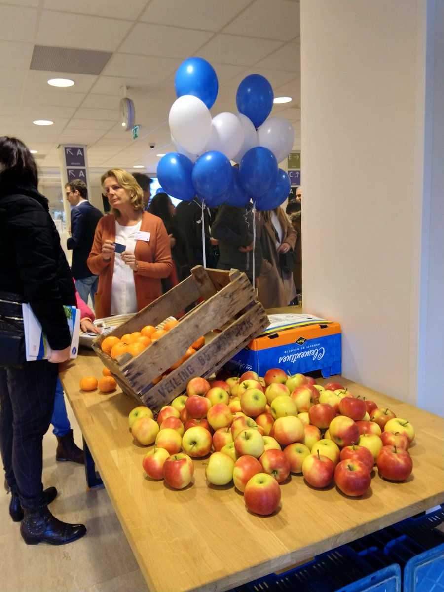 Geslaagde en drukke Open Dag op het @comeniuscollege vandaag met een prachtig winterzonnetje erbij!