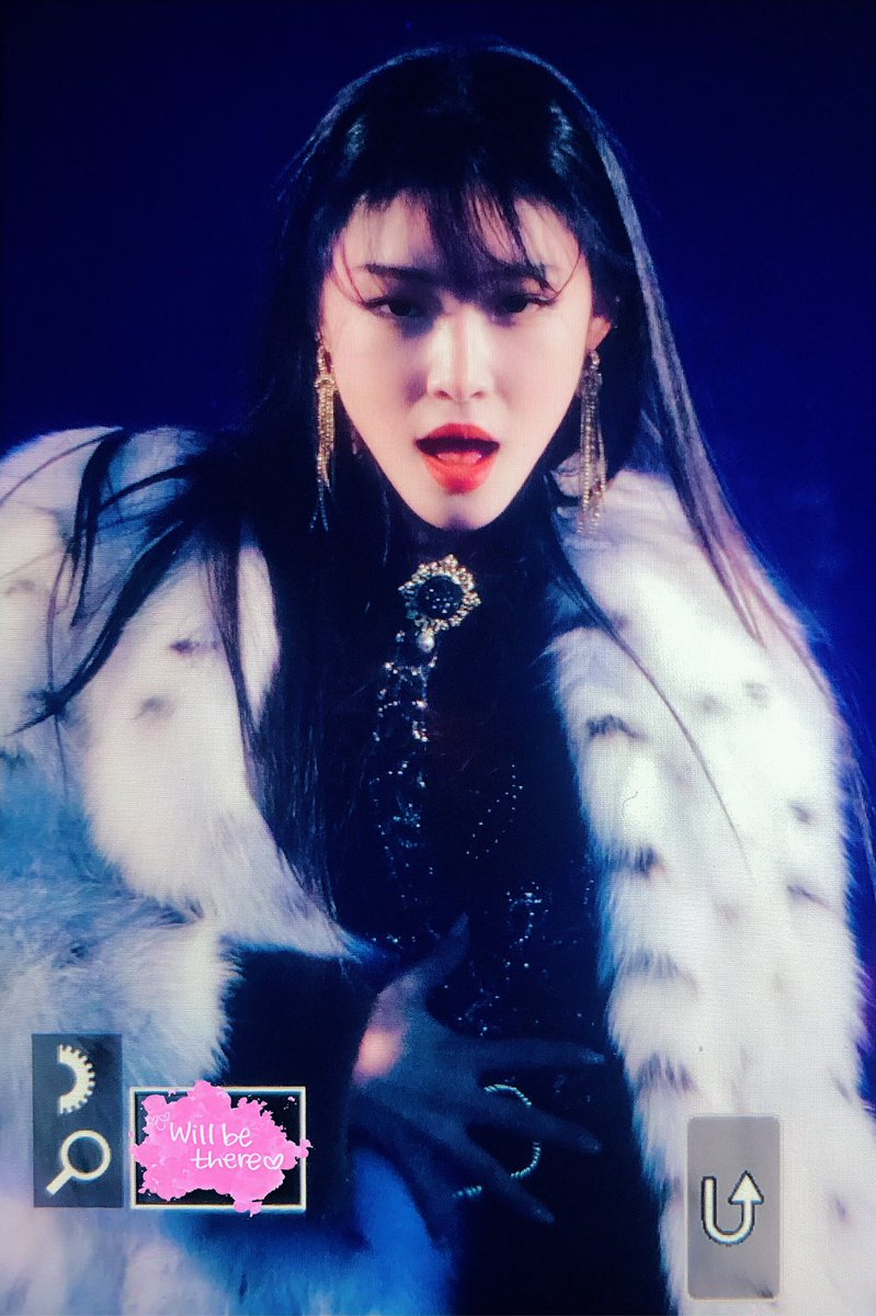 WillBeThereDot's tweet photo. 190119 평창 프리뷰
#청하 #벌써_12시 #Chungha #GottaGo https://t.co/C0XD3lLFxI
