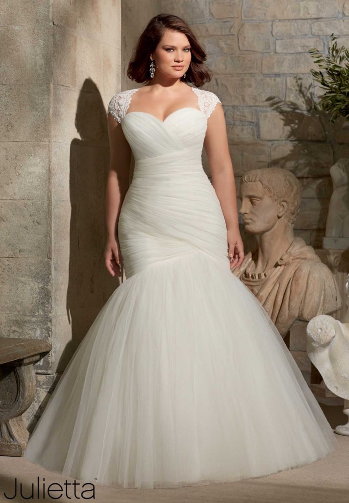 LbfWeddings's tweet photo. Contact us for Custom Made #WeddingDresses to fit Your Budget #bridal #PlusSizeWeddingGown #CurvyBrides @LbfWeddings https://t.co/BZRVvC2w0u
