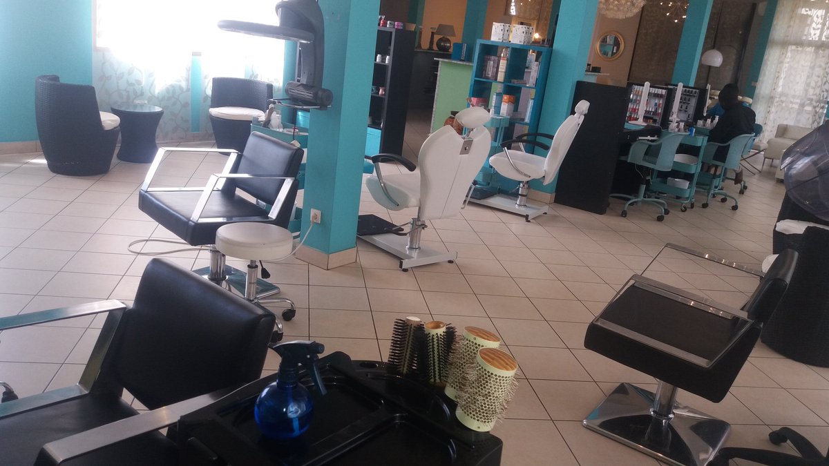 sindkevin's tweet photo. #Burundi has still investors with bright business ideas, this place #SoBeautiful is blowing away many people. The best institute saloon/massage and so on in @MairieBujumbura . So clean and professional, you should pass and enjoy their services if you are in #Bujumbura. https://t.co/807S7njgos