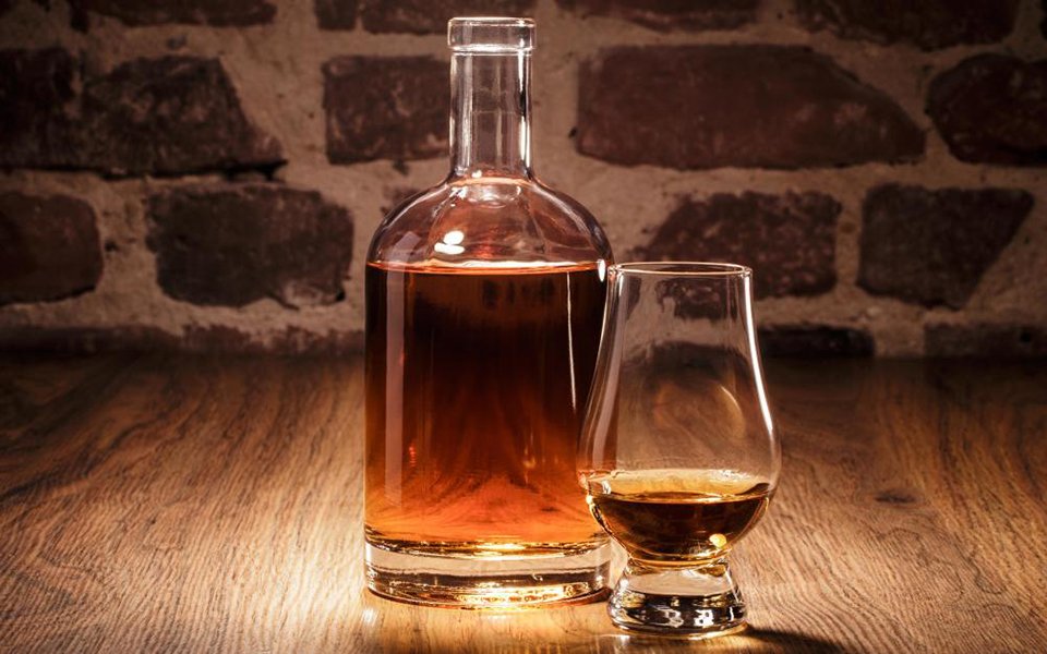 So how long should you keep alcohol after it's been opened?

drinkingmadeeasy.com/spirits/so-how…