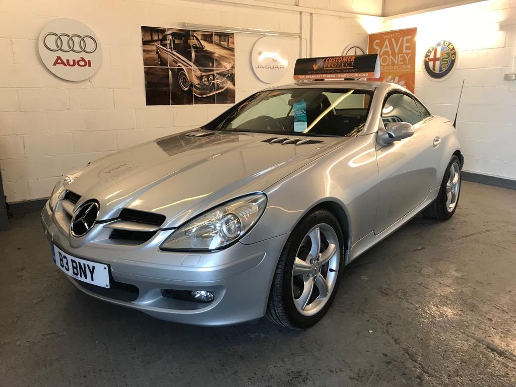JGdirectcars's tweet photo. Nice price range SLK 350 just in time for summer only 2 Keepers From New With 93,000 Miles only £4,990 #Mercedes #SLK #Convertible #Droptop #Summertime #TwitterCarClub #derbyshireis #motorhappy #merc #motorhour #motorhappy #usedcar #cardealer #carsales #carsforsale   #uksnow https://t.co/uyRKKXmbMG