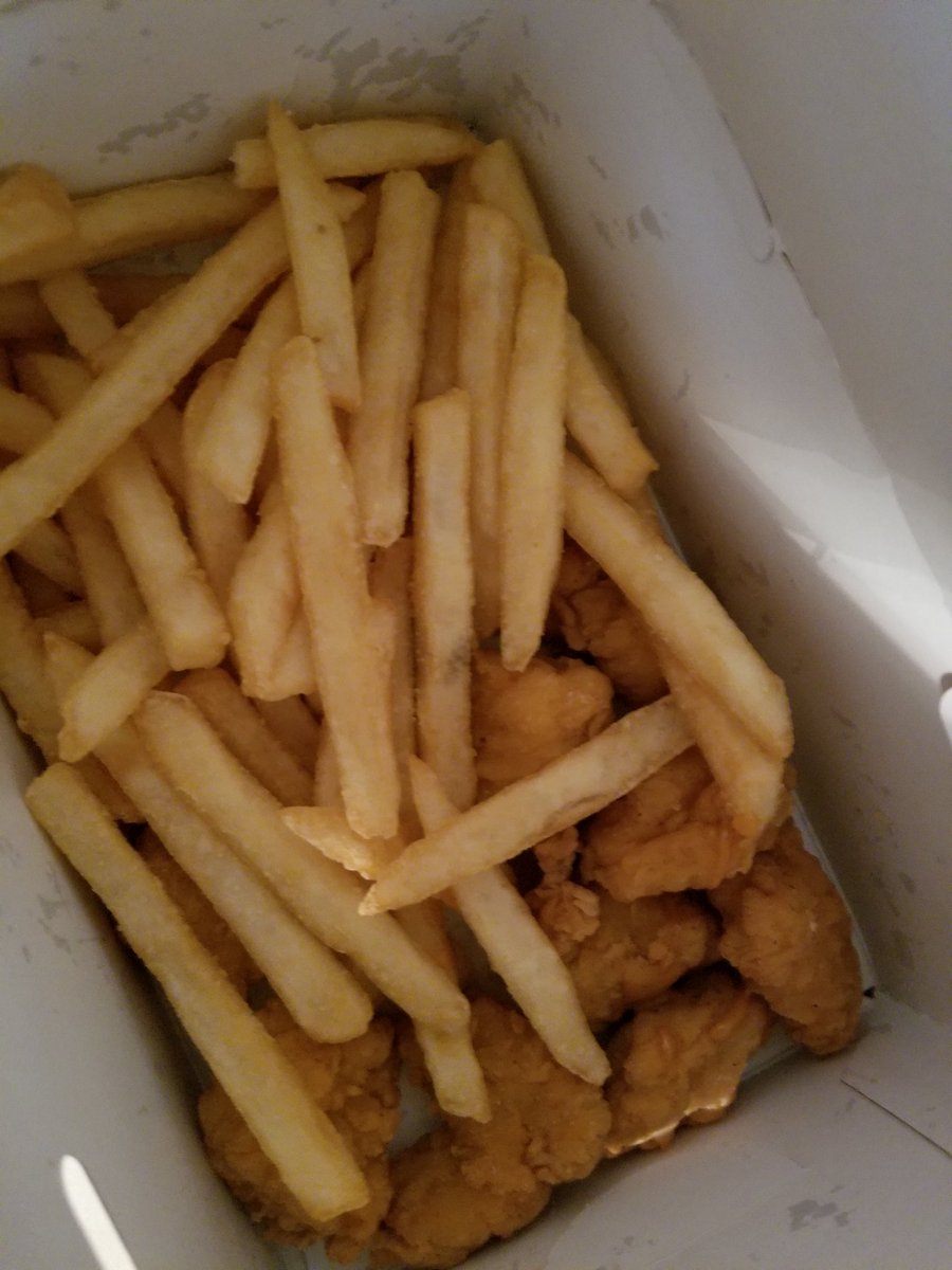 Really??? <a href="/pollocampero/">Pollo Campero</a> theres barely any food on my box which I paid 7 dollars for!!! I get more out of <a href="/KFC/">KFC</a> with my 7 dollars!