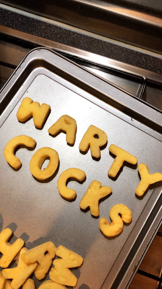 traxoid's tweet photo. Came into the kitchen to this 🤦🏼♂️ #dirtydinner https://t.co/7BgVTws2FV