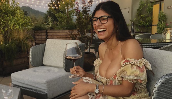 Excited to announce Mia&rsquo;s Fire Dates for the first time on Twitter!!! How does 30,000 auto-swipes per<a href="/tag/allcaps"class="tags"><span>#allcaps</span></a>