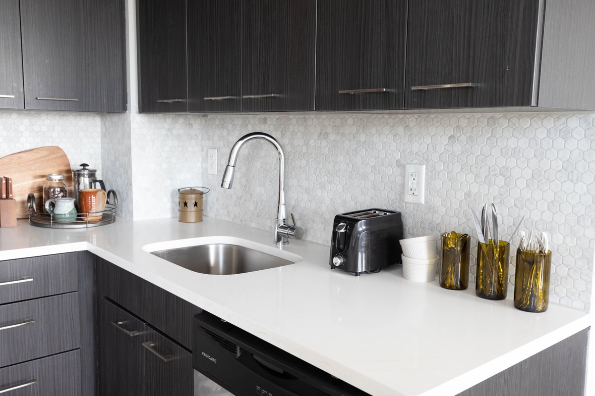 Is that backsplash amazing or is it amazing?! Make an appointment with the leasing office today if you need it in your life.