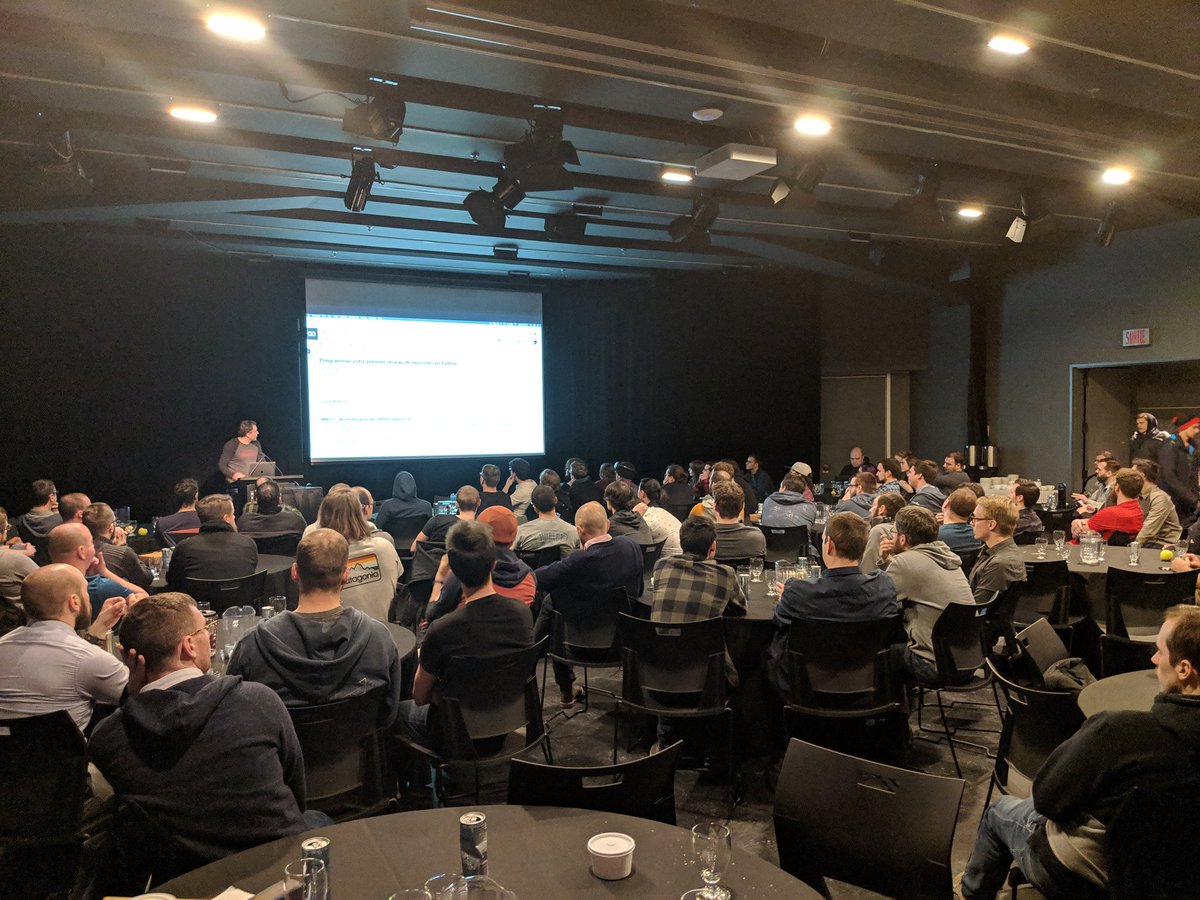 cabaneio's tweet image. On change de sujet complètement avec @cbchouinard de #vooban qui monte un réseau de neurones en #python