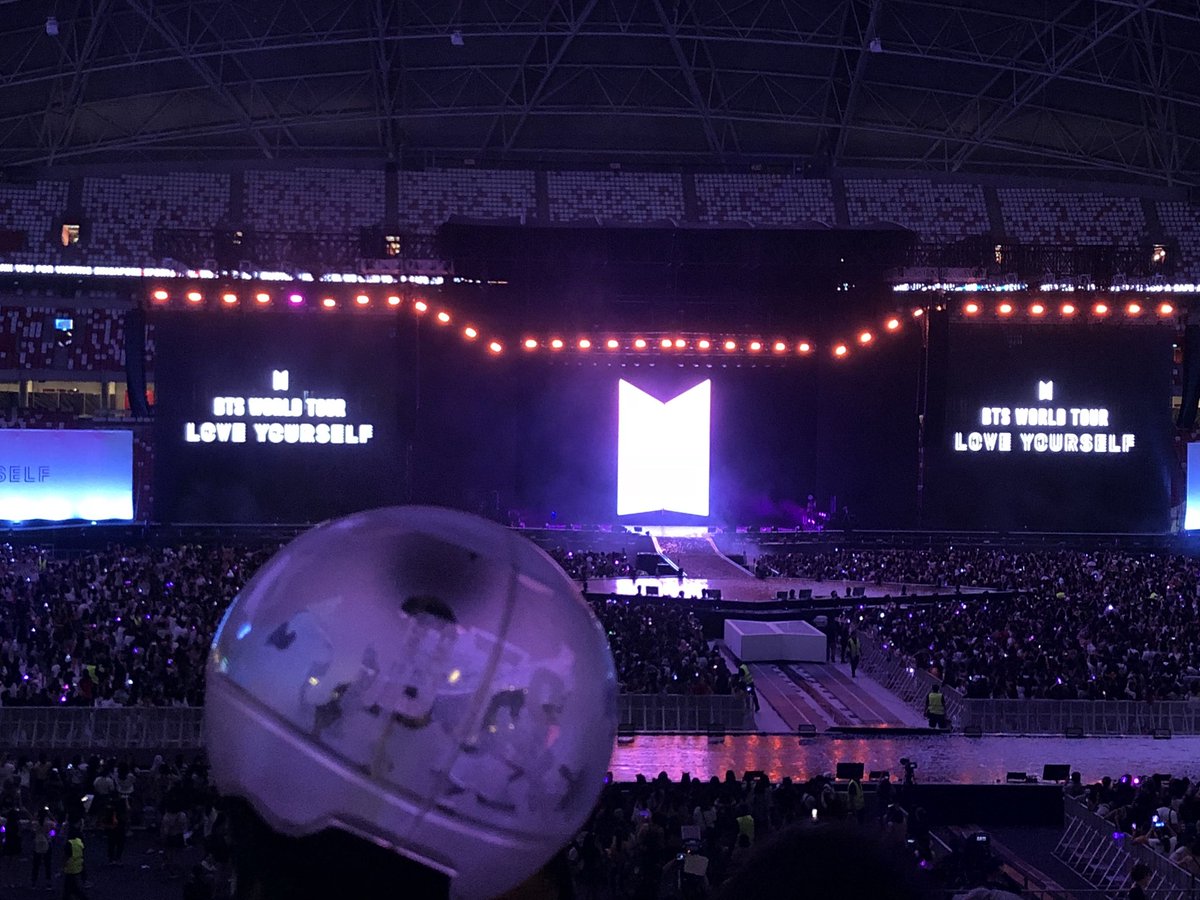 sincerebts's tweet photo. #LoveYourselfinSG thank you for a great time and I hope you guys get loads of rest!! @BTS_twt thank you for making all of us happy https://t.co/ADD7gCQoFJ