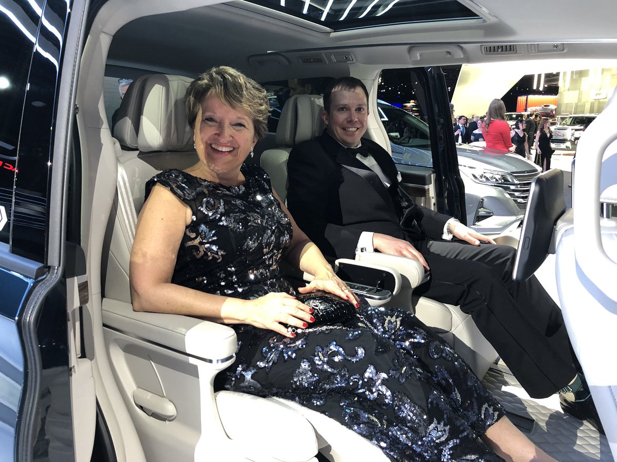 BloodworthCare's tweet photo. Enjoyed a terrific evening in Detroit at the @NAIASDetroit with a wonderful date and great colleagues and business partners. #NAIAS #NAIAS2019 #CharityPreview @dingmybell https://t.co/TDAMQiJRhI