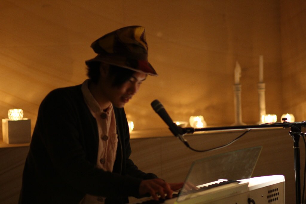 ppclaqq's tweet photo. そんな空間には心地よい音楽も。
「よねたけ」さんの生演奏でほんわか暖かい空気が流れてました。
#Yonetake https://t.co/3KhzGyEVsL