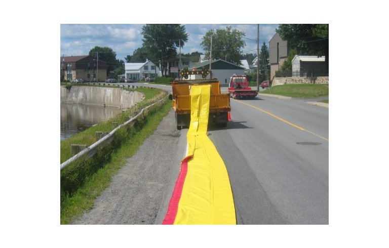 inondation_STOP's tweet photo. Une #INNOVATION  contre les #INONDATIONS. Vous pouvez compter sur le barrage #WaterGate pour vous protéger !  https://t.co/Ye77Upr1uh https://t.co/u7qSc2bd2s