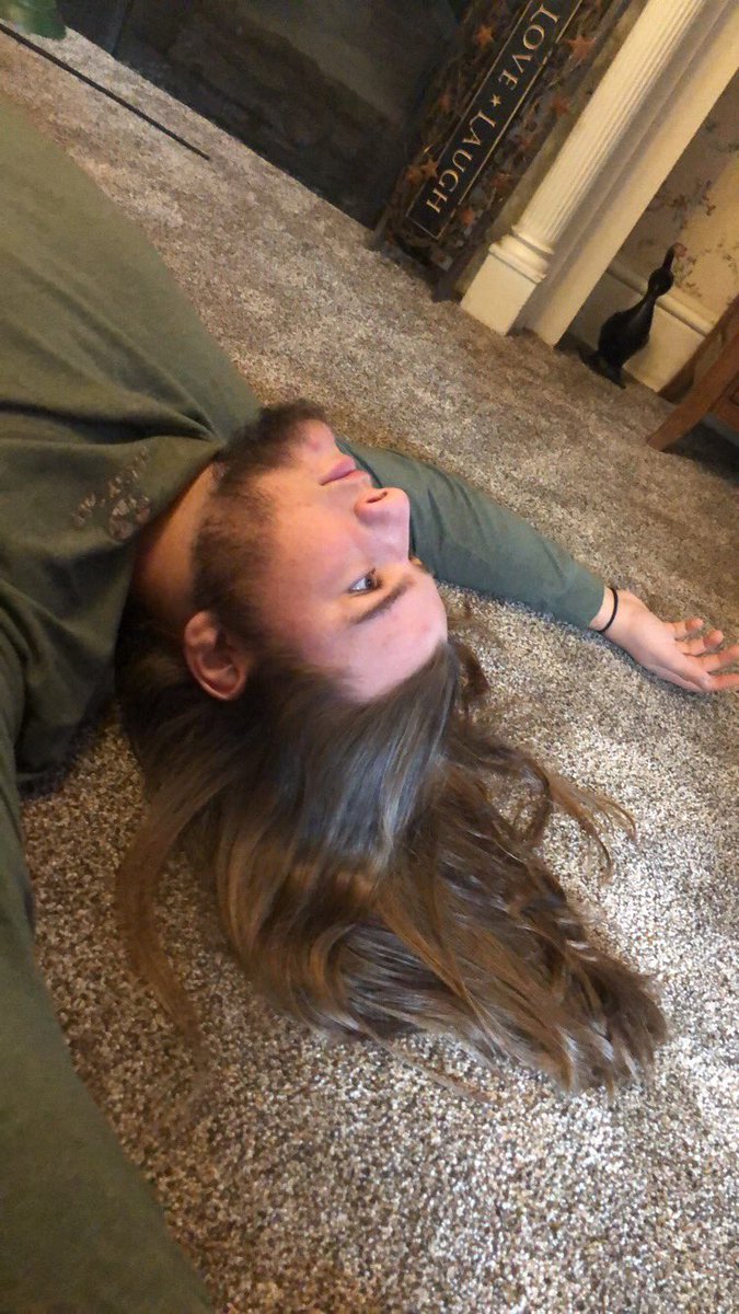 leah tweet media