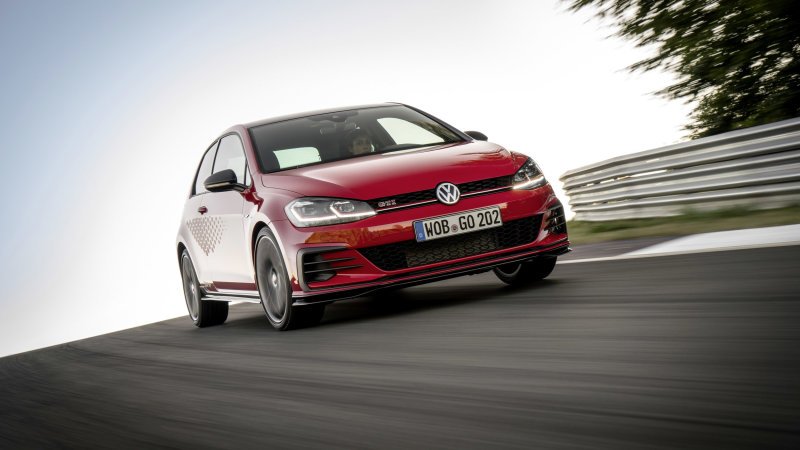 AliasAutoDesign's tweet image. VW unveils production Golf GTI TCR for overseas dlvr.it/Qx2RsP
