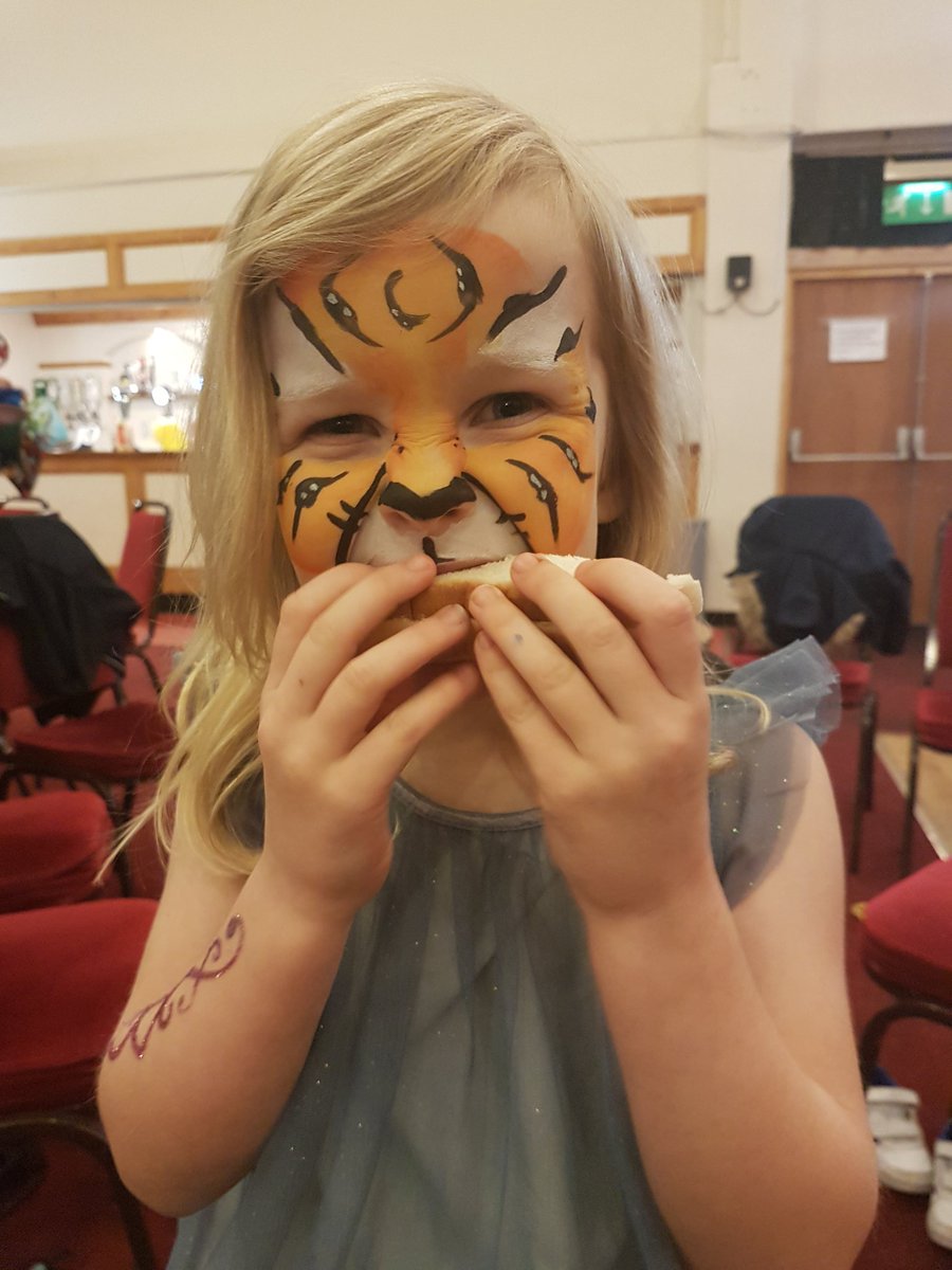 This tiger eats #hamsandwiches