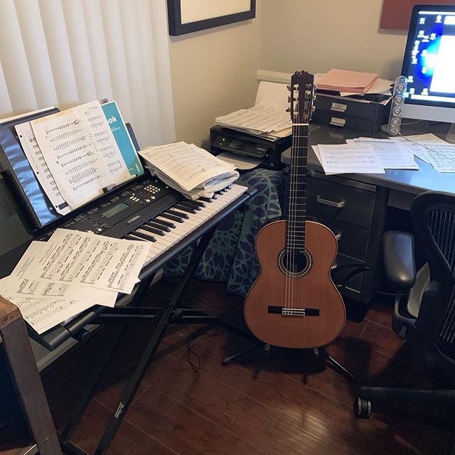 PalacePrism's tweet photo. Reposting @tonysvoboda07:
Immersed these days in music theory and classical guitar. .
.
.
.
.
#cordoba #cordobac12 #classicalguitar #piano #circleoffiths #music #classicalguitarist #guitar #guitarist #scales #arpeggios https://t.co/j6wuqMbR3g