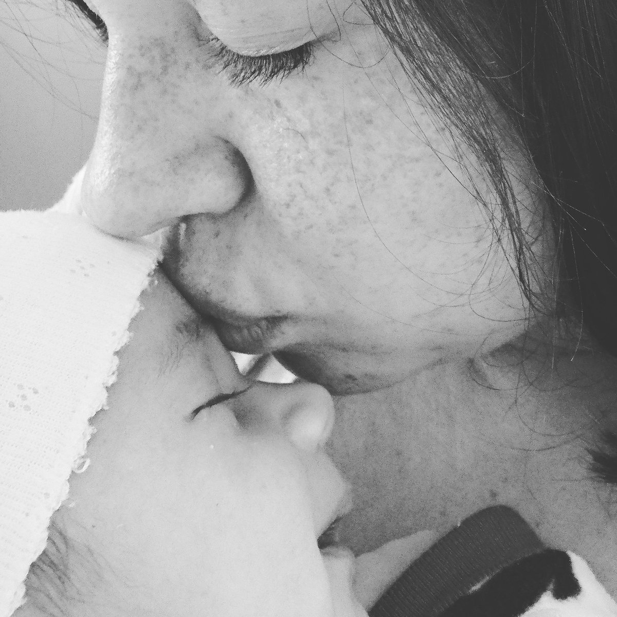 MamaPollitoBlog's tweet photo. La #lactanciamaternaademanda para la #mamá puede ser un proceso duro de adaptación pero así como es de dura es de #GRATIFICANTE! Es lo mejor recompensado de la vida y esta foto lo dice todo!
#mamaporprimeravez #mamaporsegundavez #lactanciamaterna #bebé #reciennacido https://t.co/9ZwS7wmMQB