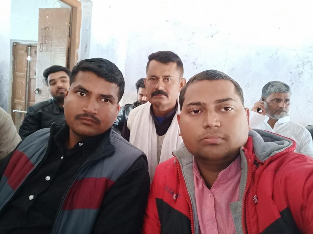 tiwaritesh2's tweet photo. आगामी #3_feb को पटना में आयोजित कांग्रेस अध्यक्ष श्री #राहुल_गाँधी जी के #जन_आकांक्षा_रैली की तैयारी को लेकर #पूर्वी चंपारण जिला कांग्रेस कमेटी के द्वारा आज मीटिंग का आयोजन किया गया जिसमें #सैकड़ों_कांग्रेस के कार्यकर्ता इस मीटिंग में भाग लिया। https://t.co/PF90K1r1ru