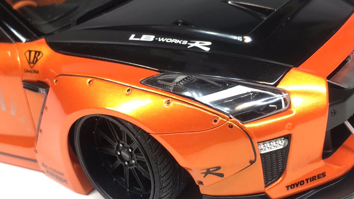 iceman_jp's tweet photo. #libarty walk 
#今年の一発目
年末から作りかけていたLB R35を仕上げました。
初期のノーマルR35より組みやすいですね。
弄ったところは、アオシマ のヘッドライトは大きめな印象なので、ヘッドライトカバーを少しスリムにしたくらいです。 https://t.co/m5Kkc9hWau