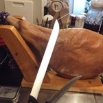 切りたての生ハムが味わえる原木と同居するメリット!