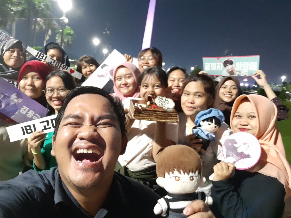 Kaptenspace's tweet photo. Thank you for today โค๏ธโค๏ธโค๏ธโค๏ธ
See you next time
Always be Joyful ok ๐๐๐
#Joyful #JoyfulINA #JoyfulPicnic https://t.co/RNDMxLWTCQ