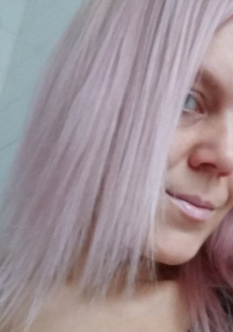 Finally about a month behind schedule, I can say.... New year, New purple tinted hair 😁 https://t.co<a href="/tag/flirtyfriday"class="tags"><span>#flirtyfriday</span></a>