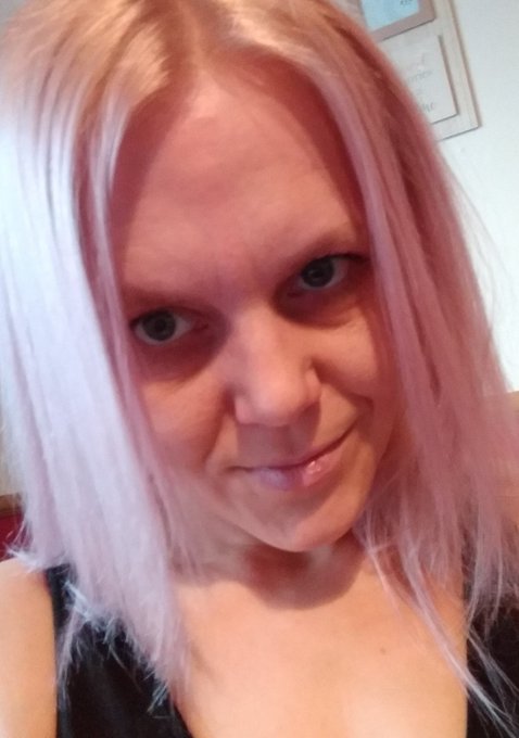 Finally about a month behind schedule, I can say.... New year, New purple tinted hair 😁 https://t.co<a href="/tag/flirtyfriday"class="tags"><span>#flirtyfriday</span></a>