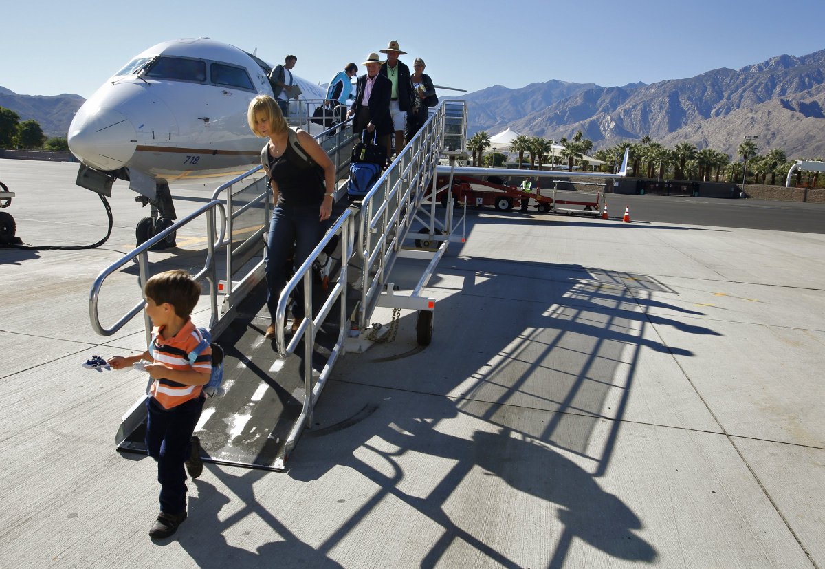 How one airport made do with half the screeners: https://trib.al/fNCtAFV
