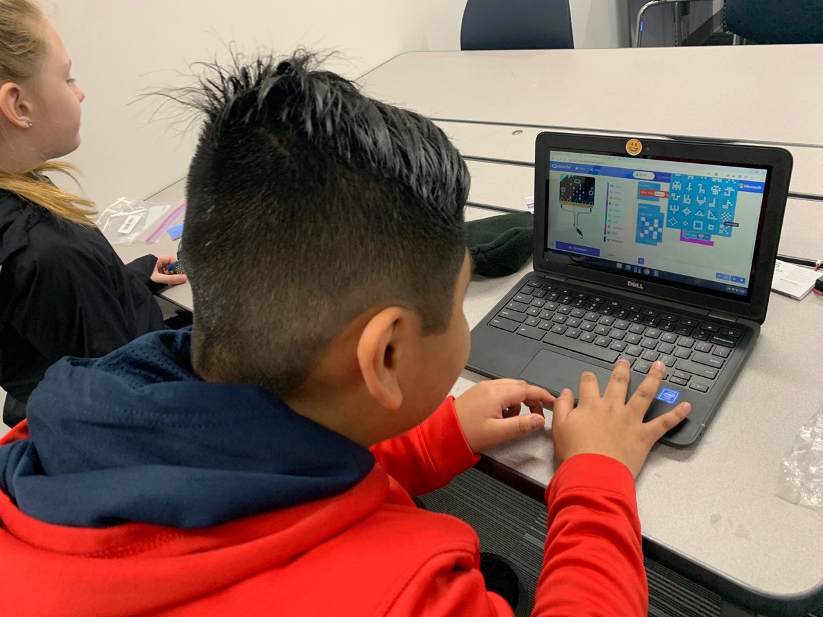 gabulosa's tweet photo. ⁦@RutherfordRobo1⁩ During the 1st session to get ready for MISD Hackathon, the teams use ⁦@engage_learning⁩ tracking tool to self-asses, set goals and create a plan of action for each challenge! #ruthes #rutheslead #rutherbots #robocoders ⁦@MISDiTech⁩ https://t.co/R7I9DY3jkG