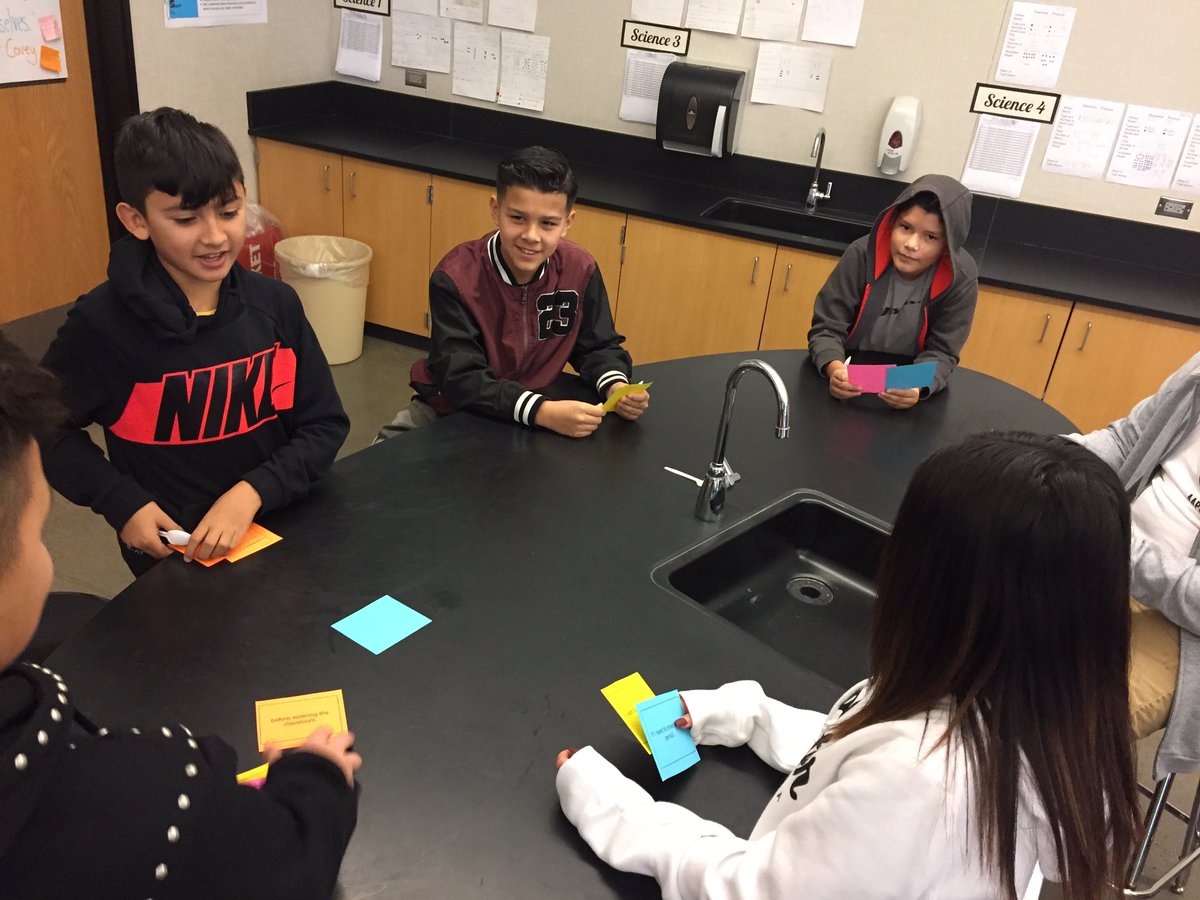 hsilva13's tweet photo. Great first week back with a New Year party, spoons procedure review, and science centers. 😊 https://t.co/aNRP9bufjo