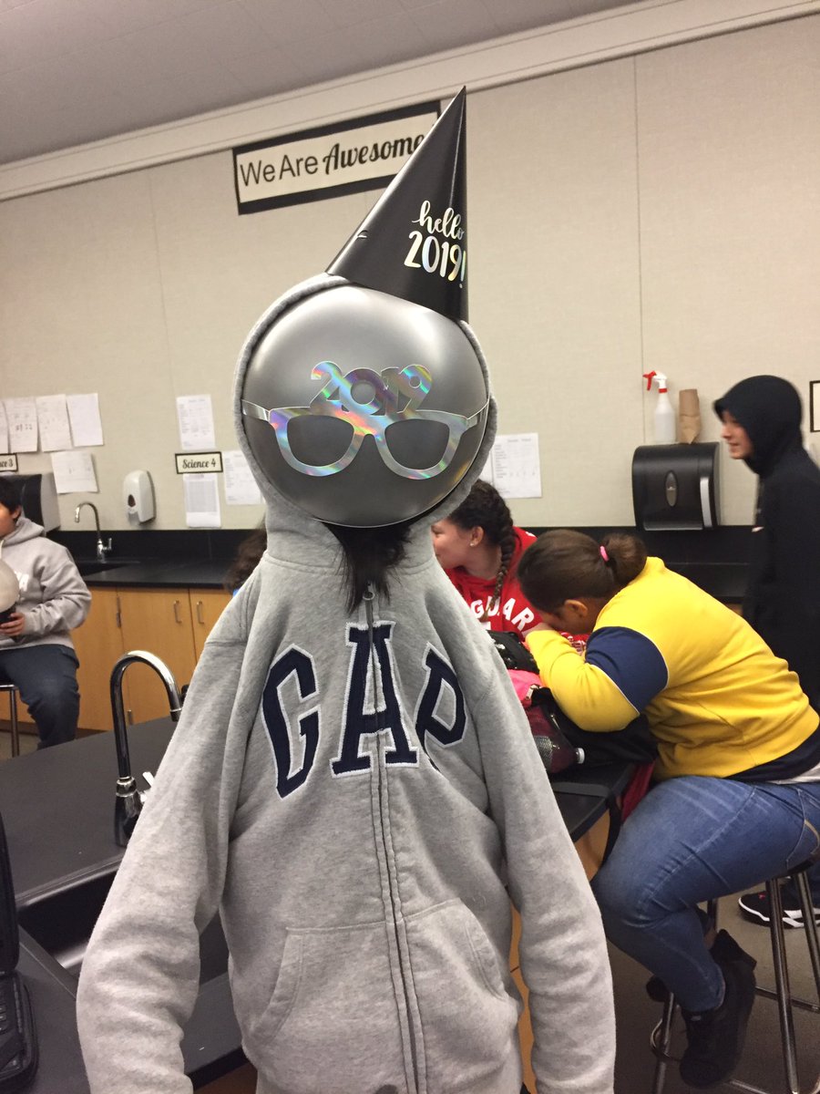 hsilva13's tweet photo. Great first week back with a New Year party, spoons procedure review, and science centers. 😊 https://t.co/aNRP9bufjo