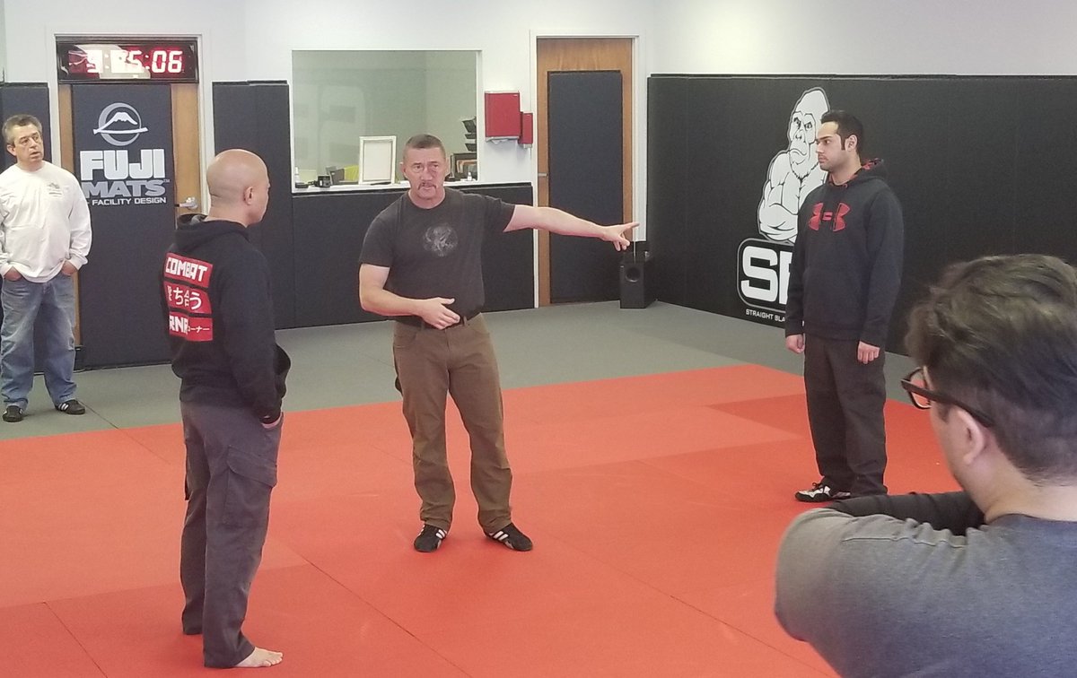 PaulSharpSBG's tweet photo. Craig Douglas beginning the Shivworks course, Edged Weapons Overview. #SelfDefense #shivworks #sbg #sbgillinois https://t.co/g6LwT8zzlT