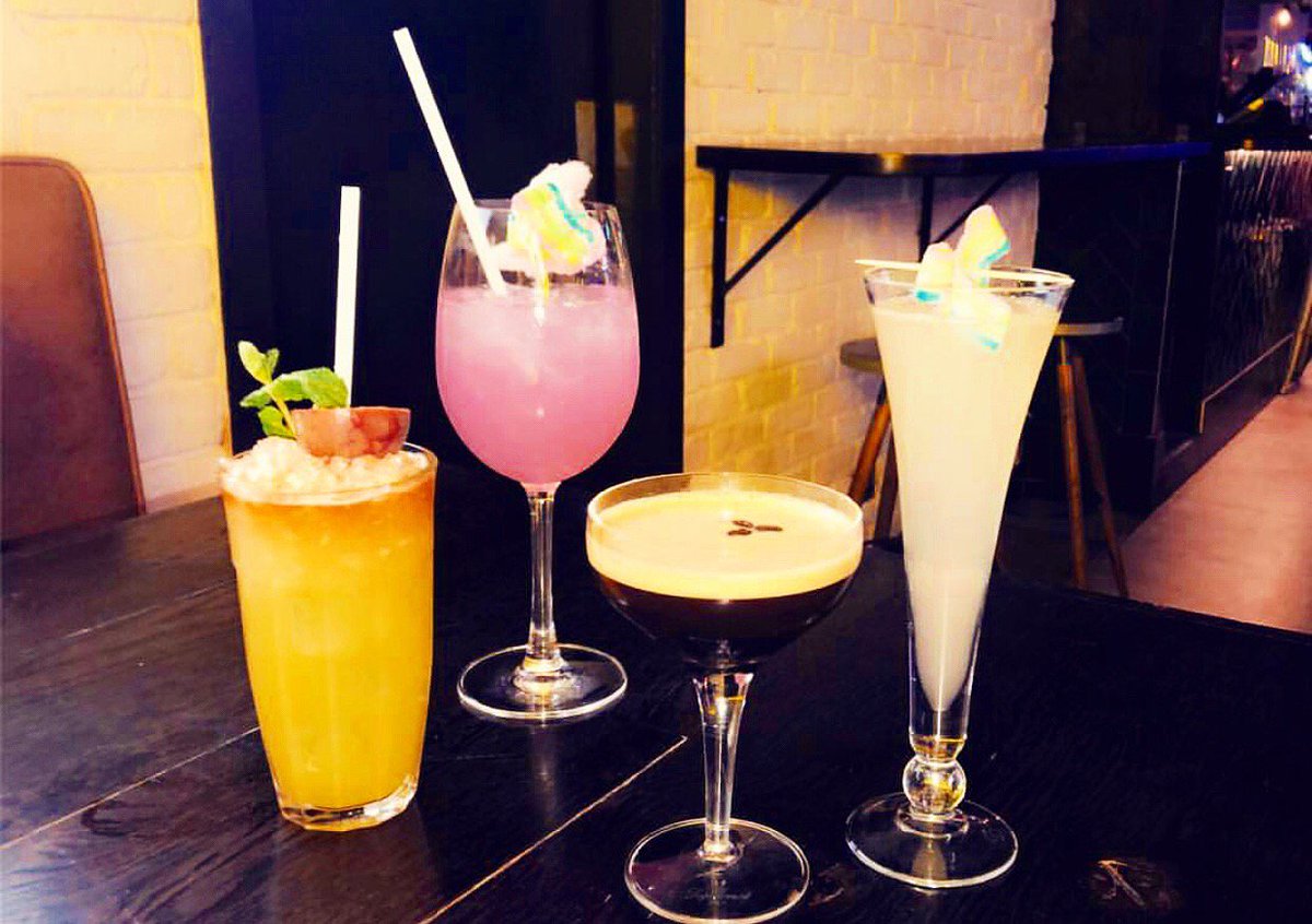 candyedinburgh's tweet photo. Which would you choose? π€
L-R - Big Rum Punch, Purple Rain, Espresso Martini or the Candy 75? πΉπΈ Big thanks to one of our crew for the pic! πΈ
#candybaredinburgh #eyecandycocktails #espressomartini #edinburghbars #cocktails #saturdaynight https://t.co/IEHvGZuB7D