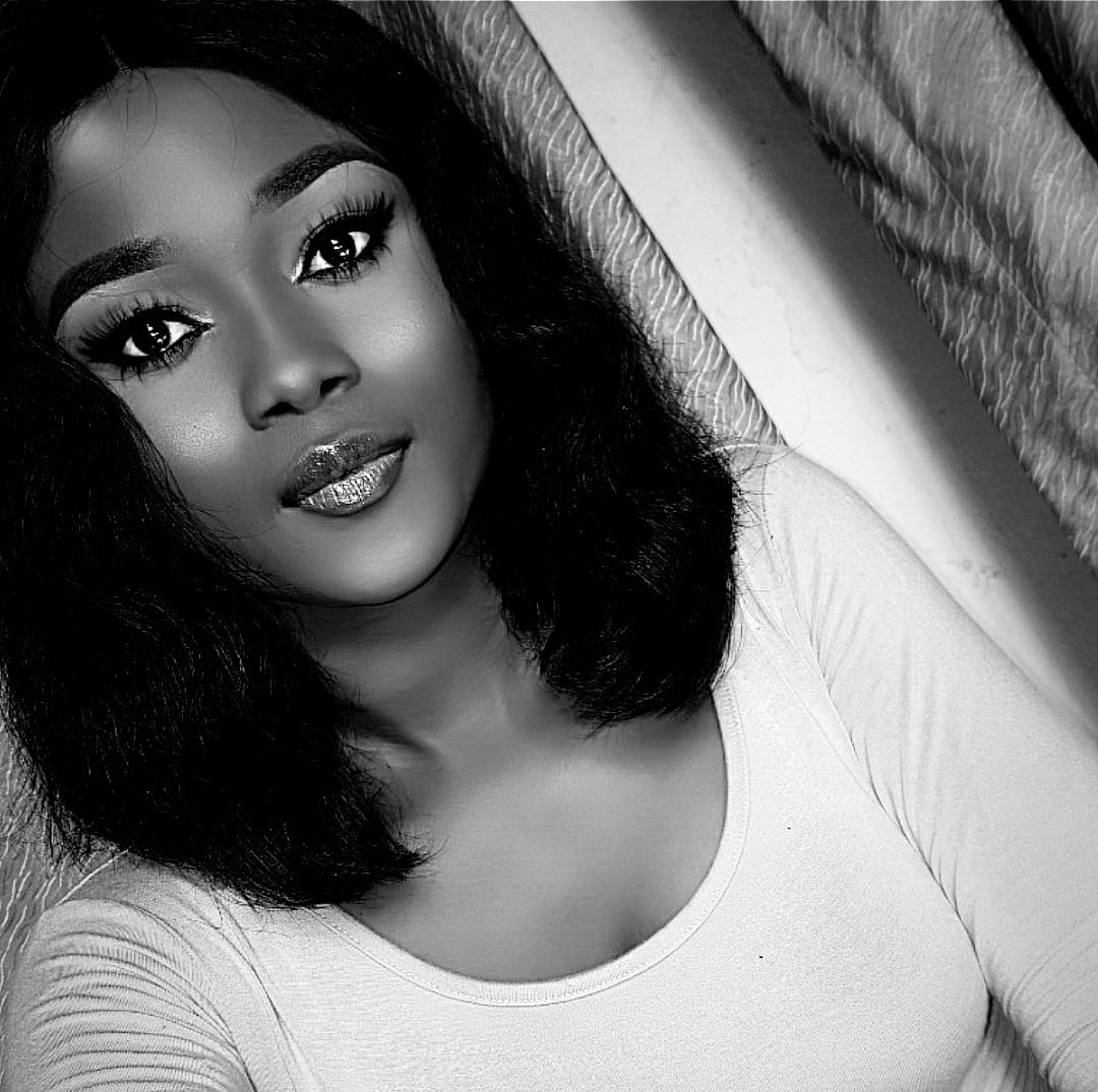 Auntyadaa's tweet image. Drop a black and white picture of your fine self.

Like and RT so others can join😍

I'll go first -: